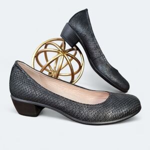 Ecco Elegant Black Textured Women's Heels Size 37 Comfy Pumps Comfort Shoes Work